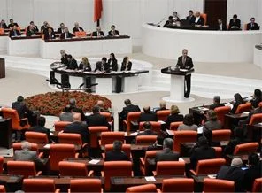 Anayasa Uzlaşma Komisyonu'nda '48' kavgası