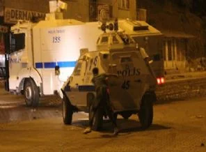 Antakya'da göstericilere polis müdahalesi
