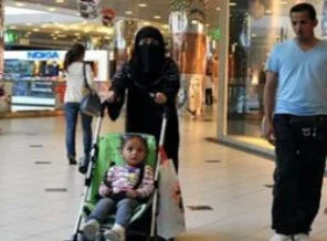 Arap turist kentten ayağını kesti