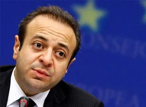 Bağış: Maddeleri değiştirmektense toptan değişikliğe gidelim
