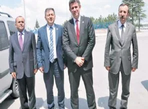 Baroların başkanından başörtülü kadına hakaret