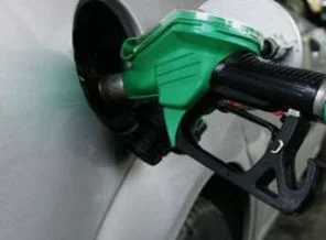 Benzin fiyatlarında indirim
