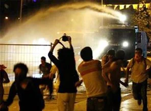 Bıçaklı saldırıyı sivil polis izledi