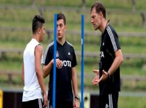 Biliç bağırdı, futbolcu şaşkın