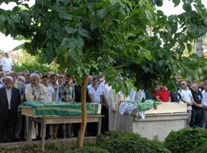 Birbirlerini öldürdüler, birlikte defnedildiler