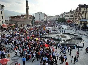 Bolu'da Gezi Parkı eylemcilerine 'izinsiz afiş' cezası
