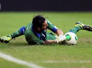 Buffon devleşti İtalya...
