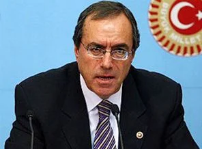 CHP: AK Parti, 'başkan' taslağını çekerse komisyon zirve yapar