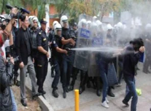 CHP'den toplantı ve gösteri yürüyüşlerini 'engellememe' kanunu teklifi