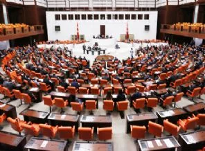 CHP'nin 'İki ayyaş' sorusu Çiçek'ten döndü