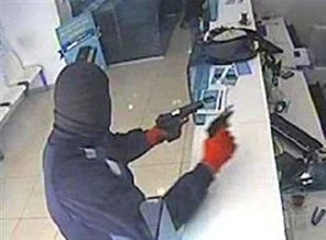 Çocuğu için banka soyan babaya tahliye