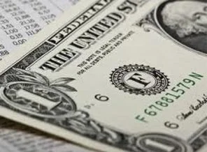 Dolar rekor tazeledi: 1,96