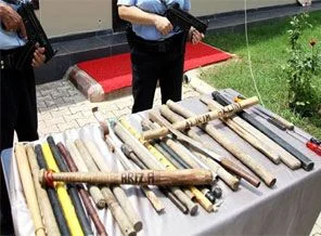 Dolmuşlardan çıkanlar polisleri bile şaşırttı