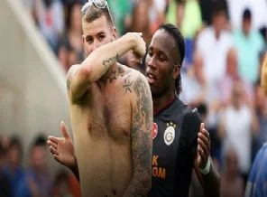 Drogba aşkı bakın ne yaptırdı?