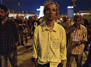 Duran adam Yunan Gazetesine konuştu