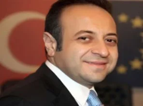 Egemen Bağış'tan Şafak Sezer'e destek