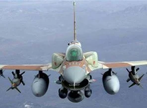 F-16'lar Suriye sınırında
