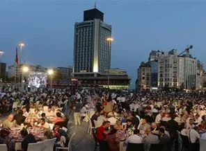 Farklı dinler iftarda buluştu