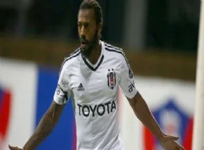 Fernandes'le 3 yıl daha
