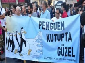 Gazetecilerin eylemine çevik kuvvet engel oldu