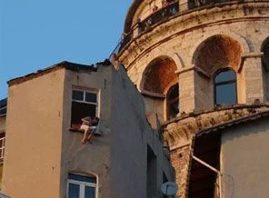 Genç kadını intihardan ünlü oyuncu vazgeçirdi