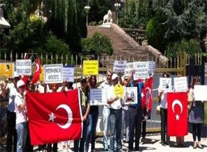 Genelkurmay girişinde Balyoz eylemi