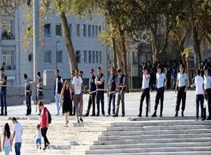 Gezi Parkı'na girişler bir kez daha kapatıldı
