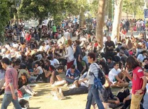 Gezi'ye destek veren bir gazeteci daha işten çıkarıldı!