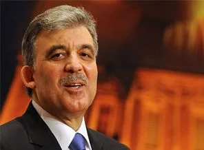 Gül: Hepimizin arzusu yeni bir anayasa