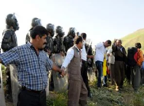 Hakkari'de karakol gerilimi yaşanıyor