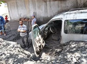 Hatay'da enkaz kaldırma çalışmaları sürüyor