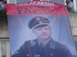 Hitler pankartına soruşturma