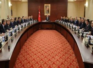 Hükümet gaza bastı