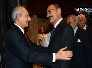 İlahiyatçılar ve gazetecilerle iftarda bir araya geldi