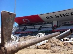 İnönü Stadı'nda tarihi eserler çıktı, yıkım duracak mı?