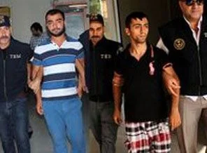 İnsanları diri diri yakacaklardı