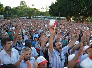 İSDEMİR'de 4 bin işçi greve çıktı