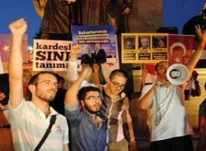 İstanbul'dan Muhammed Mursi'ye destek verildi!
