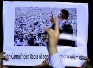 İstanbul ve Ankara'da Mursi'ye destek gösterileri