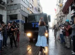 İstiklal Caddesi'nde polis müdahalesi