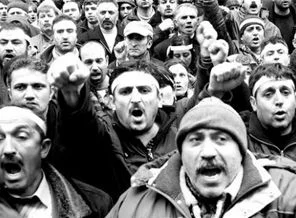 İzmir'de 10 bin işçi bugün greve gidiyor
