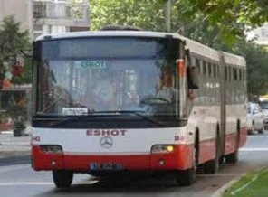 İzmir'de otobüsler kontak kapattı