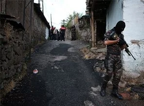 Kars'ta ''Şafak' operasyonu: 23 gözaltı