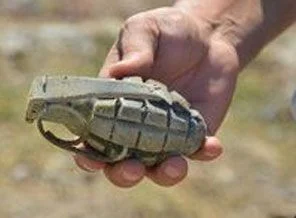 Kaza yapan araçtan el bombası çıktı