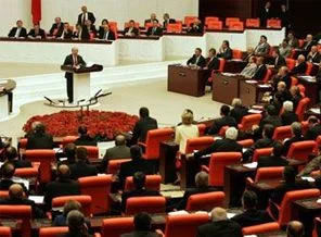 Kilitlenen Meclis İçtüzüğü çalışmalarında engel aşılacak mı?
