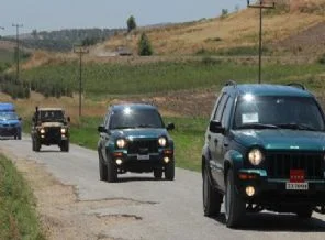 Komutanlar sınırda