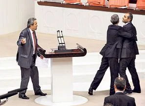 Küfürbaz vekilden skandal savunma