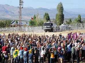 Lice'deki karakolda protesto eylemi