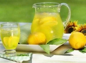 Limonata ve greyfurt taştan koruyor