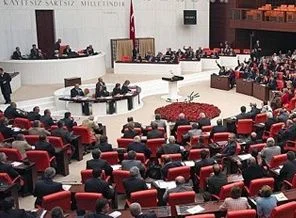 Meclis iç tüzük çalışmaları kitlendi